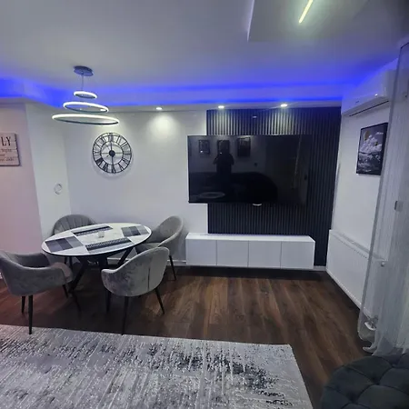 Delux M&m Apartment *